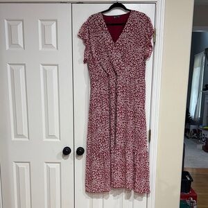 Chic Floral Maxi Dress in Red